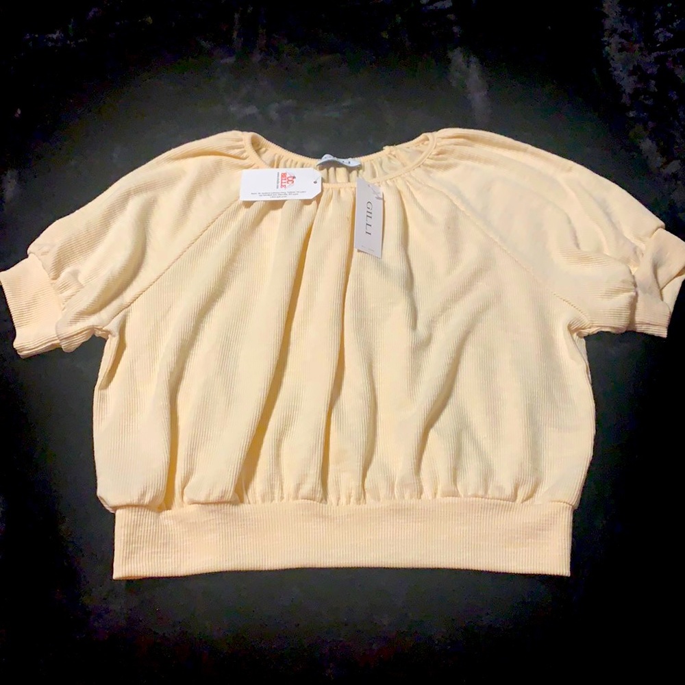 Gilli Cream Color Oversized Top, NWT’s